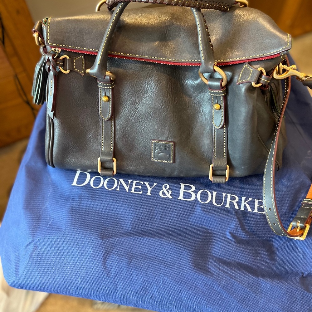 Dooney & Bourke Bag
